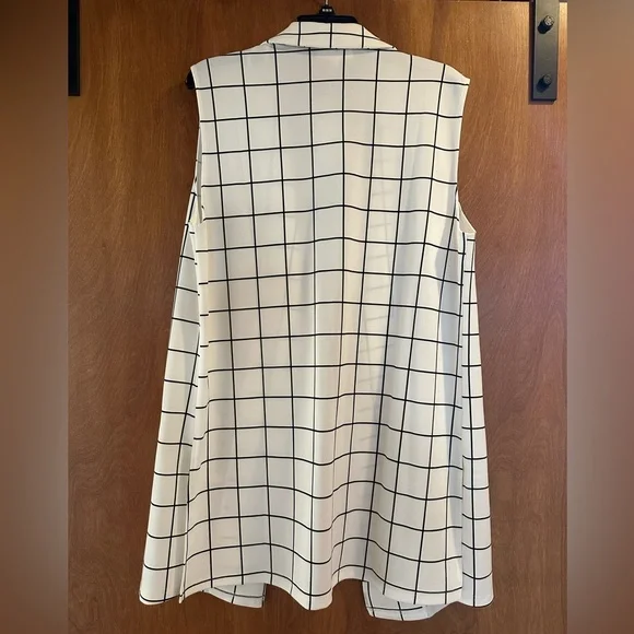 Zara White and Black Long Vest with Notched Lapels - Picture 3 of 10